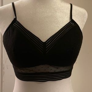 Lightweight mesh sheer accent bra black L